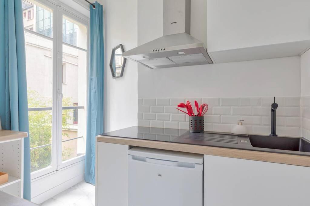 Splendide 10 Min Du Parc Monceau - 4p Appartement *